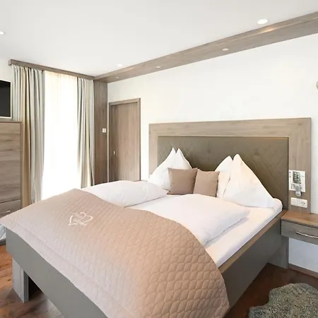 Sun Daire Schladming